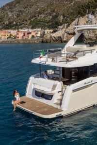 Absolute  Navetta 52