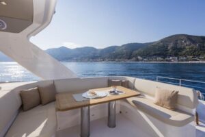 Absolute  Navetta 52