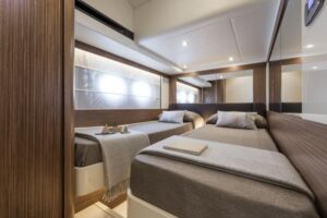 Absolute  Navetta 52