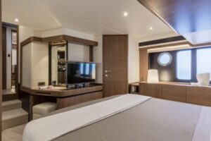 Absolute  Navetta 52