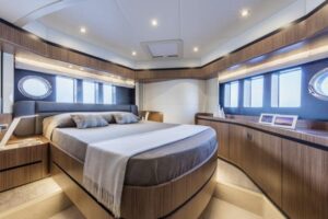 Absolute  Navetta 52